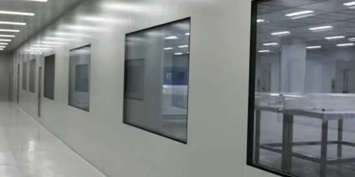 Cleanroom ceiling with integrated FFU installation