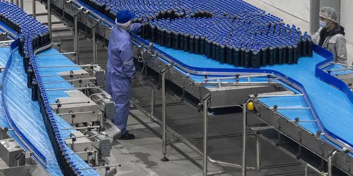 Modular cleanroom panel installation in aerospace facility